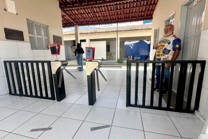 PREFEITURA DE CURRAIS NOVOS IMPLANTA FREQUÊNCIA ESCOLAR COM RECONHECIMENTO FACIAL NA ESCOLA GILSON FIRMINO